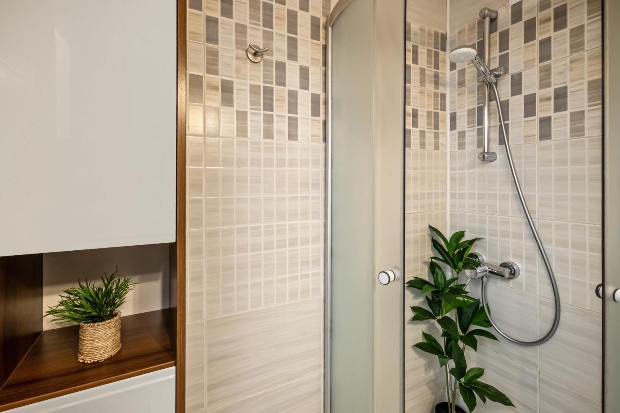 Earthy Escape - Central Apt With Balcony Βουκουρέστι Εξωτερικό φωτογραφία